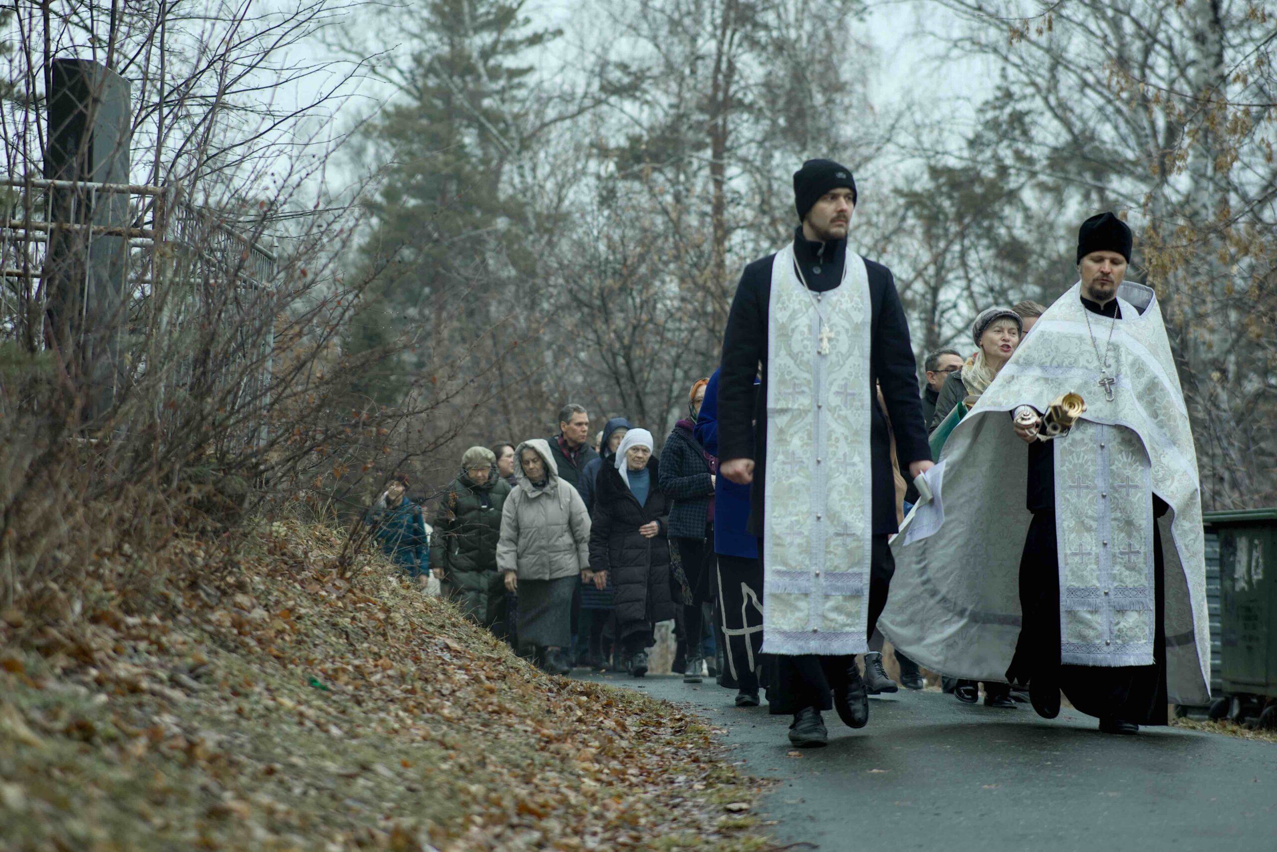«Память сохраняется прежде всего в молитве»: в День памяти жертв политических репрессий в храмах Екатеринбургской епархии совершены заупокойные богослужения