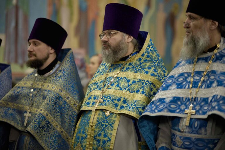 Митрополит Евгений и епископ Мелитон совершили Божественную литургию в Свято-Троицком кафедральном соборе Нижнего Тагила