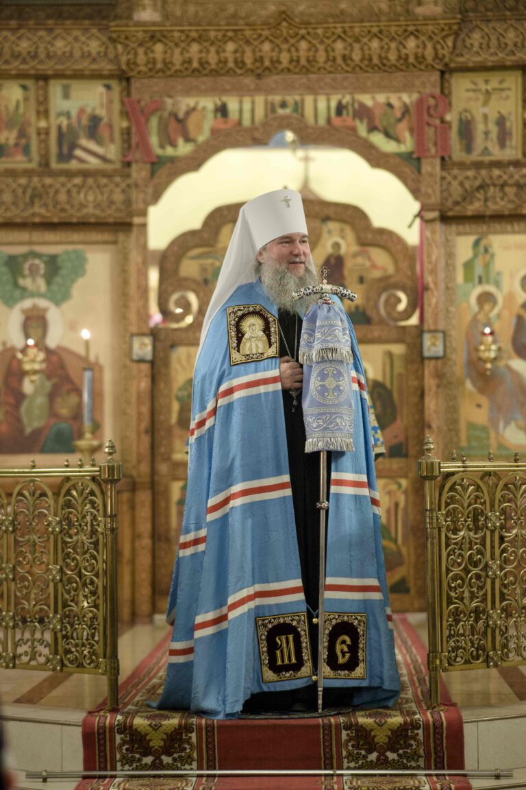 Митрополит Евгений и епископ Мелитон совершили Божественную литургию в Свято-Троицком кафедральном соборе Нижнего Тагила