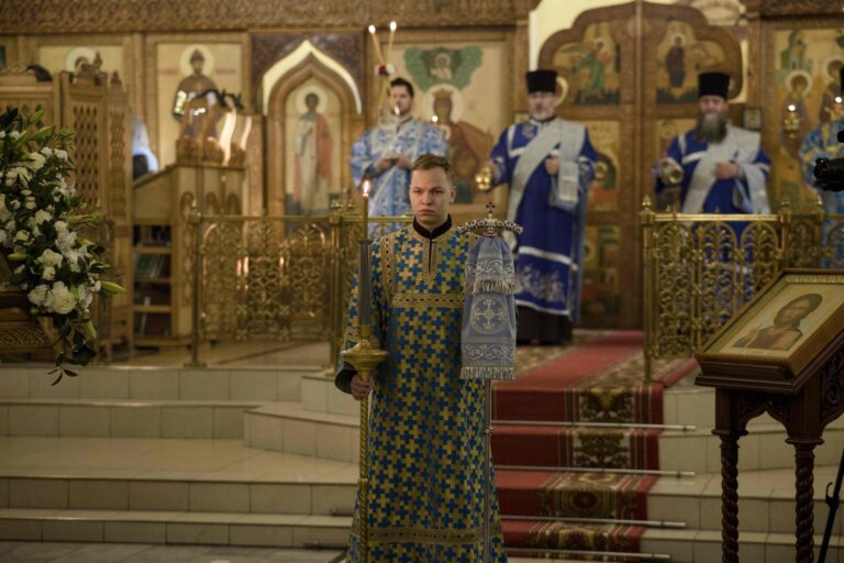 Митрополит Евгений и епископ Мелитон совершили Божественную литургию в Свято-Троицком кафедральном соборе Нижнего Тагила