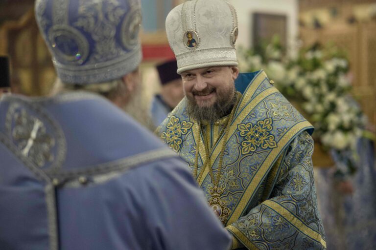 Митрополит Евгений и епископ Мелитон совершили Божественную литургию в Свято-Троицком кафедральном соборе Нижнего Тагила