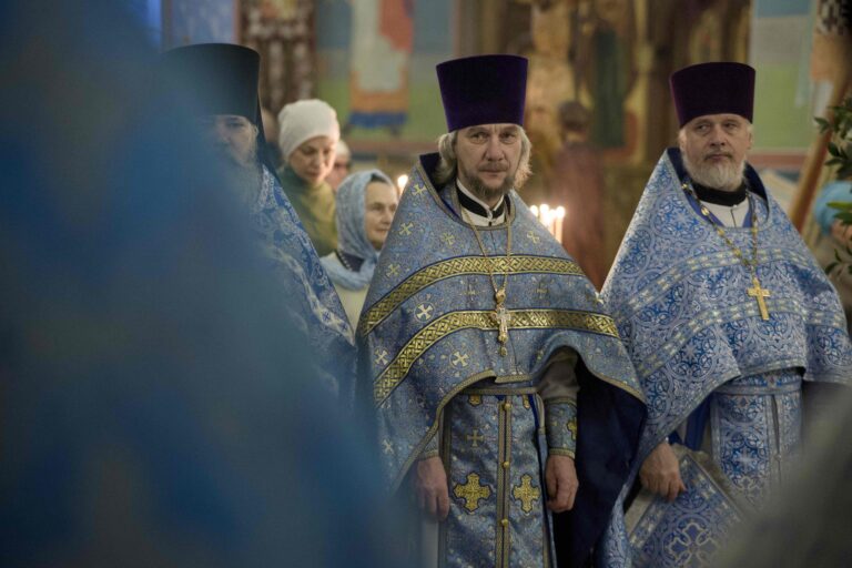 Митрополит Евгений и епископ Мелитон совершили Божественную литургию в Свято-Троицком кафедральном соборе Нижнего Тагила