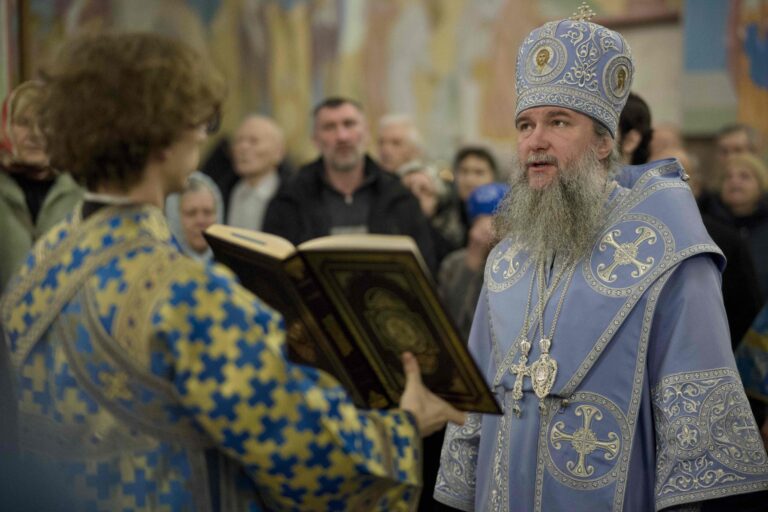 Митрополит Евгений и епископ Мелитон совершили Божественную литургию в Свято-Троицком кафедральном соборе Нижнего Тагила