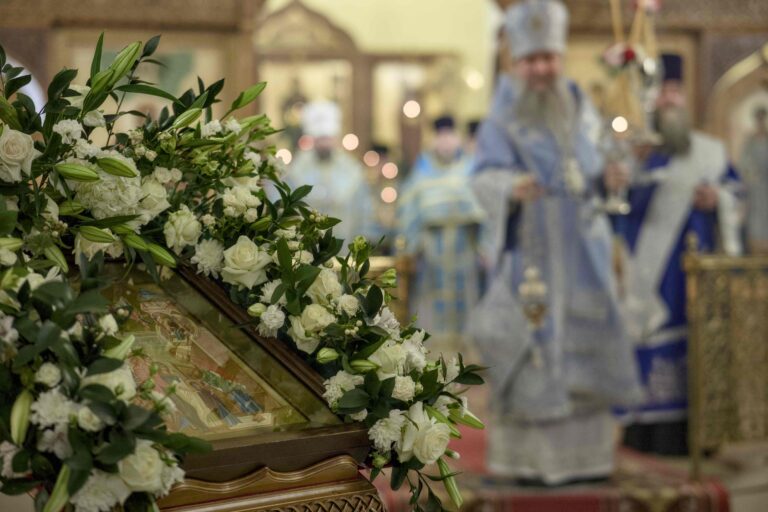 Митрополит Евгений и епископ Мелитон совершили Божественную литургию в Свято-Троицком кафедральном соборе Нижнего Тагила