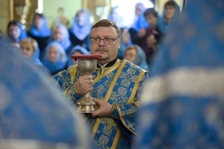 Митрополит Евгений и епископ Мелитон совершили Божественную литургию в Свято-Троицком кафедральном соборе Нижнего Тагила