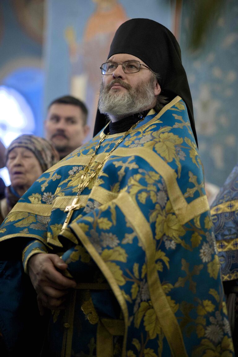 Митрополит Евгений и епископ Мелитон совершили Божественную литургию в Свято-Троицком кафедральном соборе Нижнего Тагила