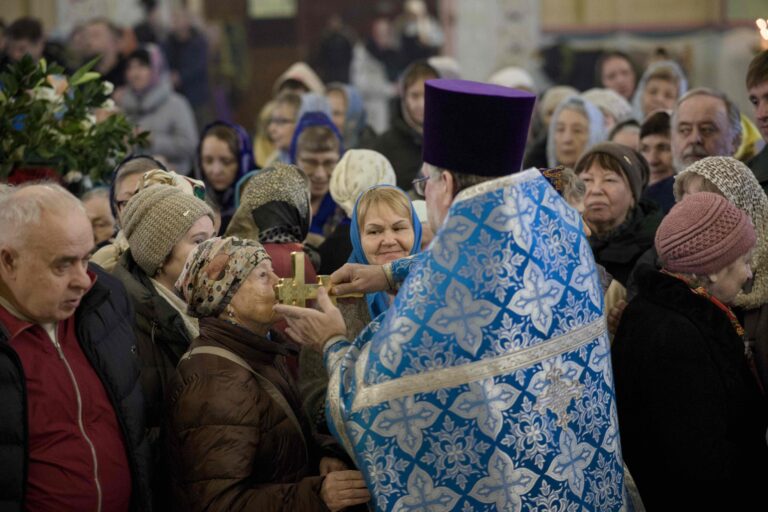 Митрополит Евгений и епископ Мелитон совершили Божественную литургию в Свято-Троицком кафедральном соборе Нижнего Тагила