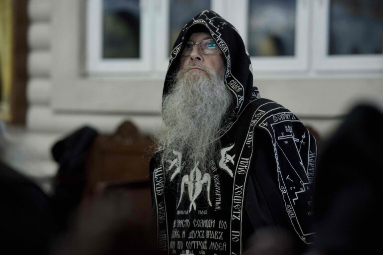 В Державном храме Царской обители на Ганиной Яме совершена Божественная литургия архиерейским чином