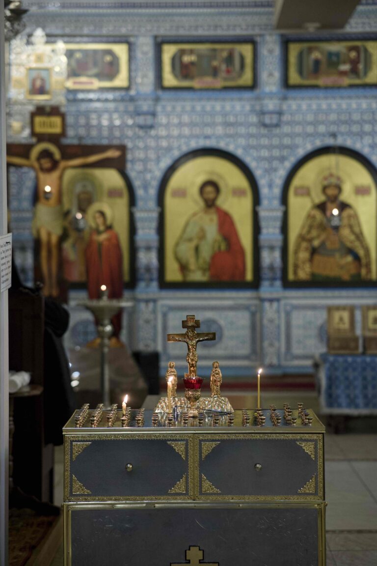 В Державном храме Царской обители на Ганиной Яме совершена Божественная литургия архиерейским чином