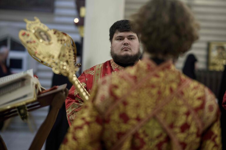 В Державном храме Царской обители на Ганиной Яме совершена Божественная литургия архиерейским чином