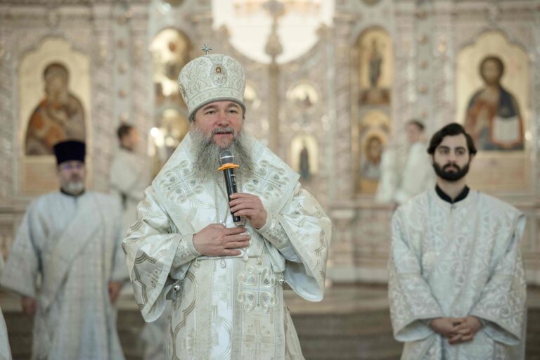 В Богоявленскую субботу митрополит Евгений совершил Божественную литургию в храме в честь Благовещения Пресвятой Богородицы уральской столицы