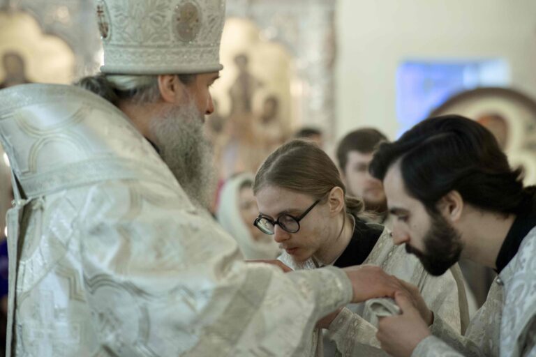 В Богоявленскую субботу митрополит Евгений совершил Божественную литургию в храме в честь Благовещения Пресвятой Богородицы уральской столицы