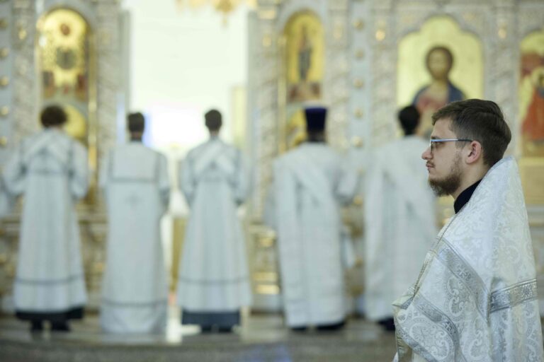 В Богоявленскую субботу митрополит Евгений совершил Божественную литургию в храме в честь Благовещения Пресвятой Богородицы уральской столицы