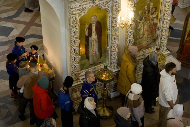В Богоявленскую субботу митрополит Евгений совершил Божественную литургию в храме в честь Благовещения Пресвятой Богородицы уральской столицы