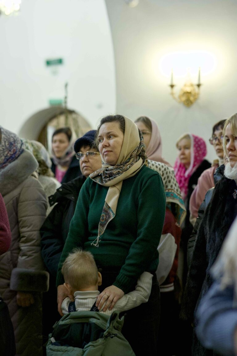 В Богоявленскую субботу митрополит Евгений совершил Божественную литургию в храме в честь Благовещения Пресвятой Богородицы уральской столицы
