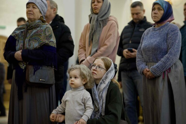 В Богоявленскую субботу митрополит Евгений совершил Божественную литургию в храме в честь Благовещения Пресвятой Богородицы уральской столицы