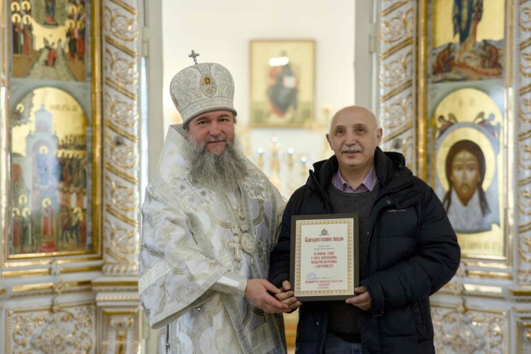 В Богоявленскую субботу митрополит Евгений совершил Божественную литургию в храме в честь Благовещения Пресвятой Богородицы уральской столицы