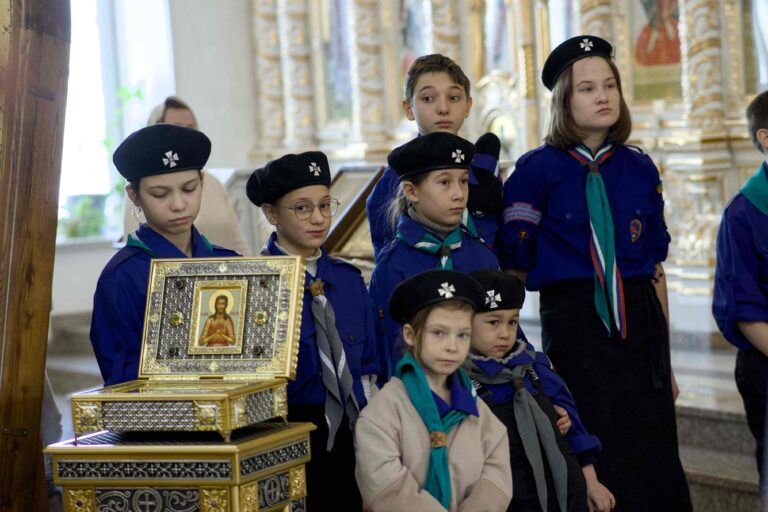 В Богоявленскую субботу митрополит Евгений совершил Божественную литургию в храме в честь Благовещения Пресвятой Богородицы уральской столицы