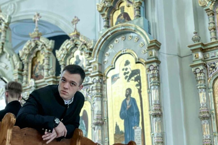 Митрополит Евгений совершил Утреню со чтением Великого покаянного канона преподобного Андрея Критского в Свято-Николаевском мужском монастыре духовной столицы Урала