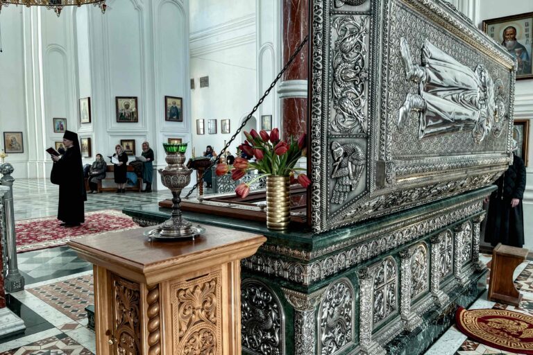 Митрополит Евгений совершил Утреню со чтением Великого покаянного канона преподобного Андрея Критского в Свято-Николаевском мужском монастыре духовной столицы Урала