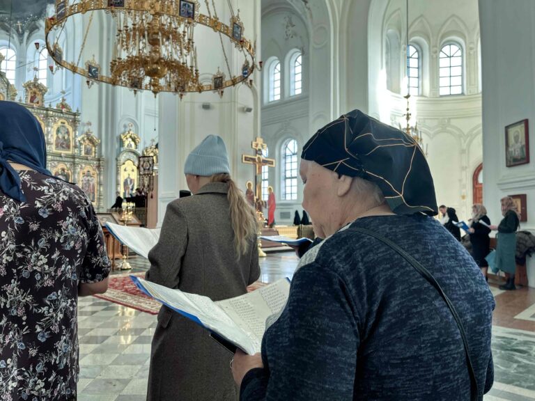 Митрополит Евгений совершил Утреню со чтением Великого покаянного канона преподобного Андрея Критского в Свято-Николаевском мужском монастыре духовной столицы Урала