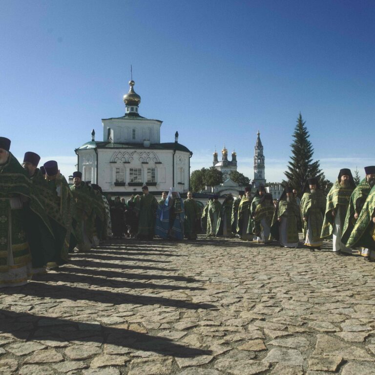 В День второго обретения мощей святого Симеона в Свято-Николаевском монастыре духовной столицы Урала совершена Божественная литургия архиерейским чином