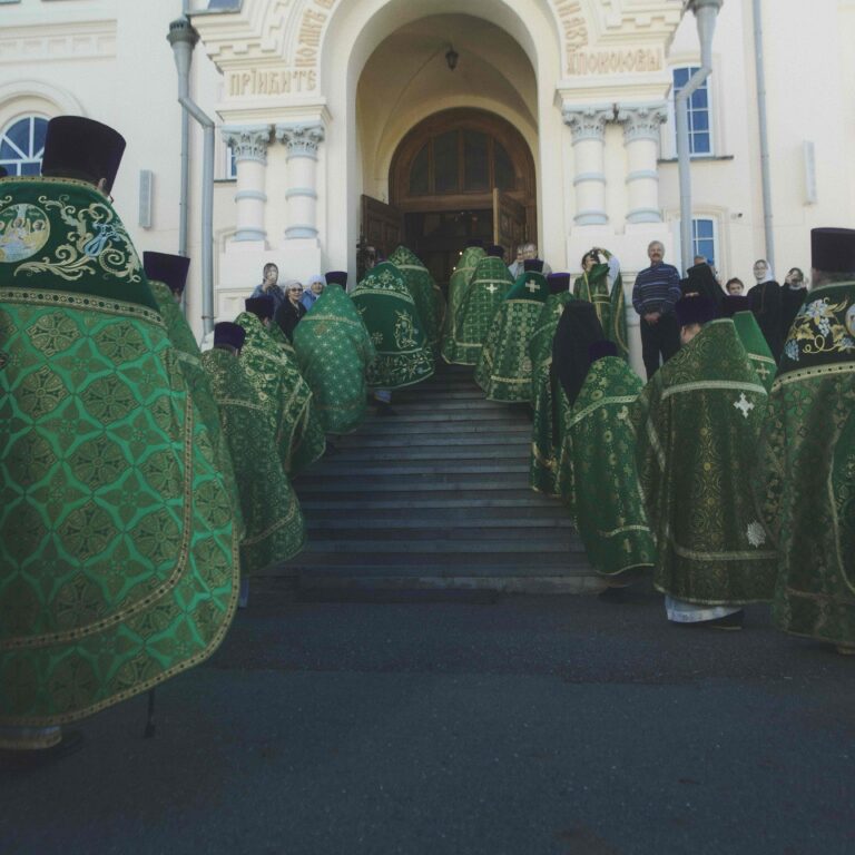 В День второго обретения мощей святого Симеона в Свято-Николаевском монастыре духовной столицы Урала совершена Божественная литургия архиерейским чином