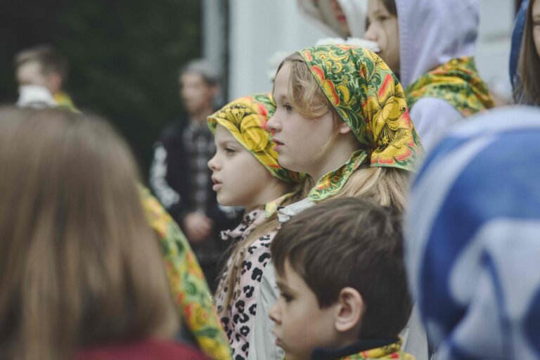 В Неделю первую по Пятидесятнице, Всех святых, митрополит Евгений совершил Божественную литургию во Всехсвятском храме города Екатеринбурга