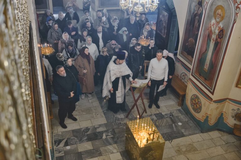 В День памяти жертв политических репрессий в храмах Екатеринбургской епархии совершены заупокойные богослужения