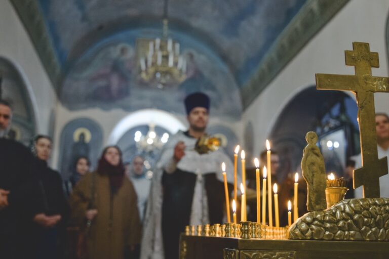 В День памяти жертв политических репрессий в храмах Екатеринбургской епархии совершены заупокойные богослужения
