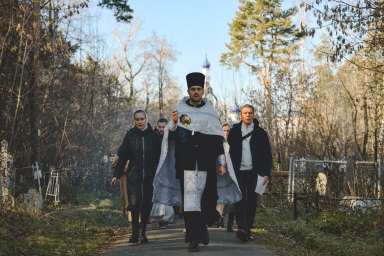 В День памяти жертв политических репрессий в храмах Екатеринбургской епархии совершены заупокойные богослужения