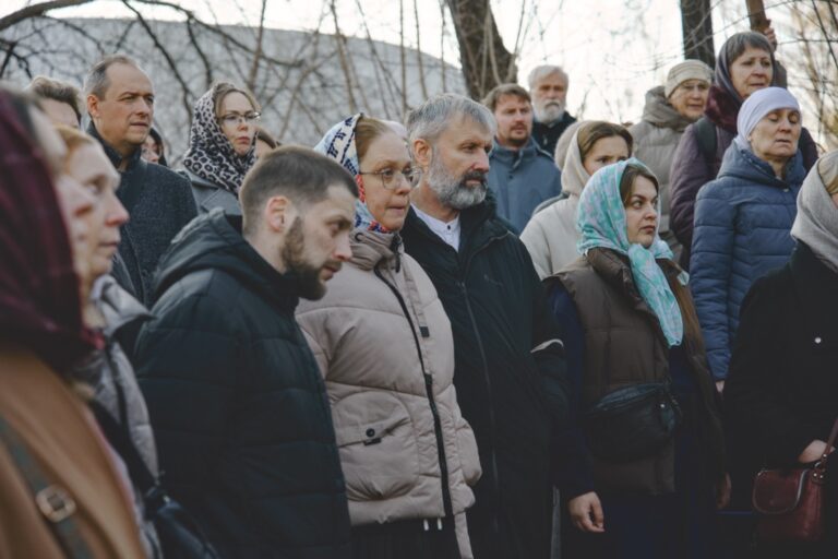 В День памяти жертв политических репрессий в храмах Екатеринбургской епархии совершены заупокойные богослужения