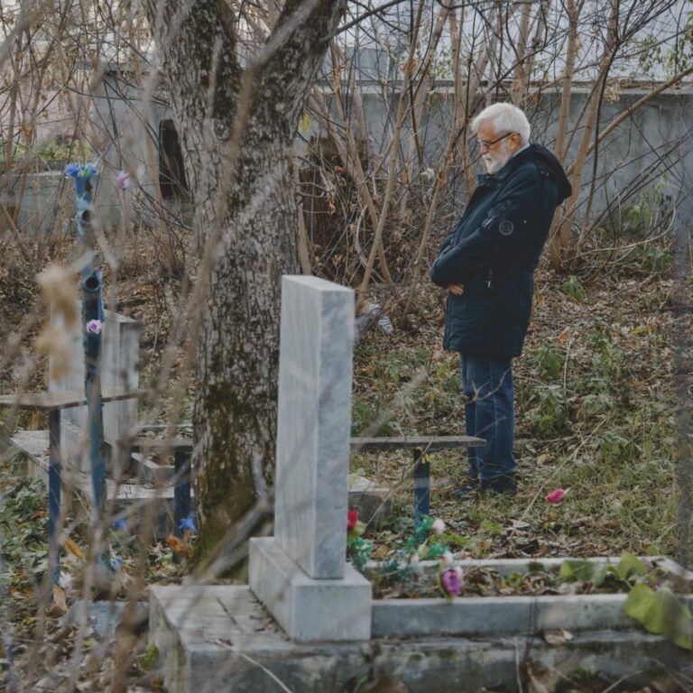 В День памяти жертв политических репрессий в храмах Екатеринбургской епархии совершены заупокойные богослужения